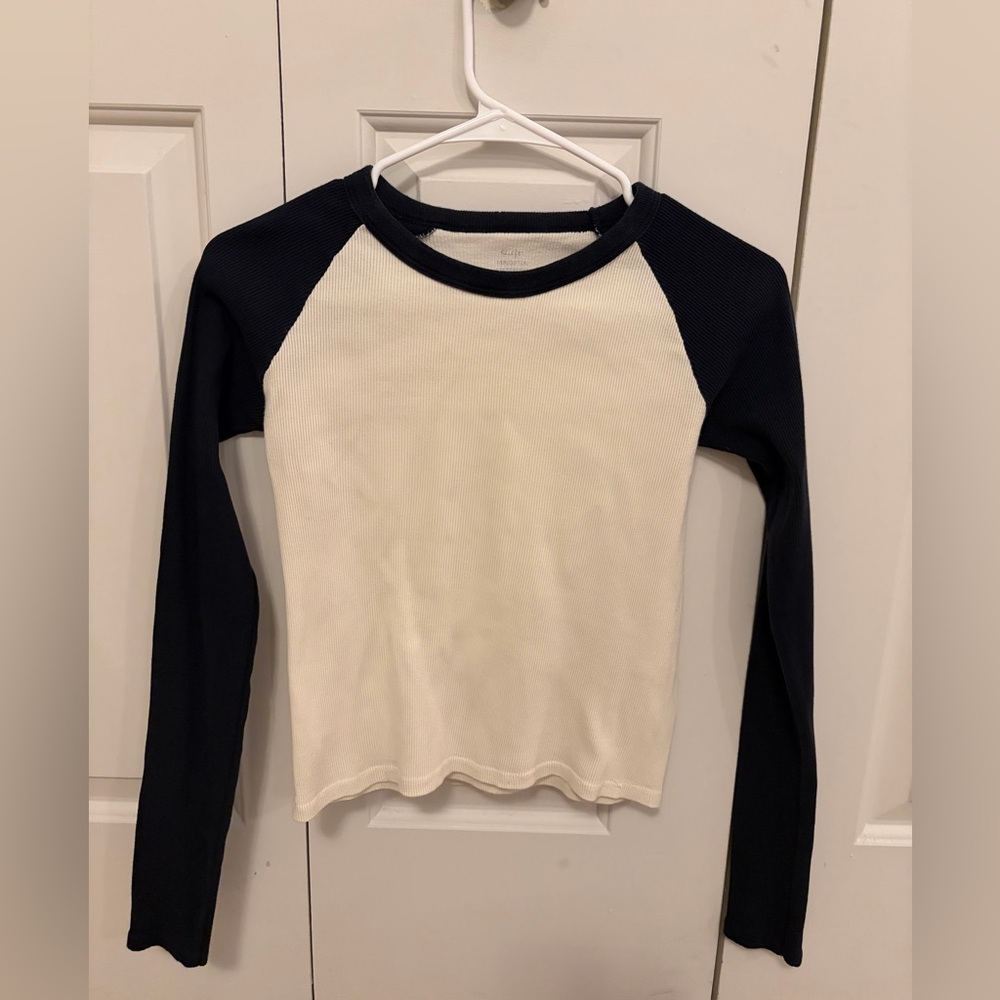 Long Sleeve Raglan Shirt - Cream and Black